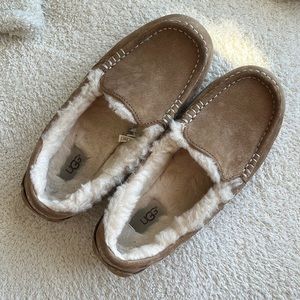 Ugg Ansley Slipper size 9